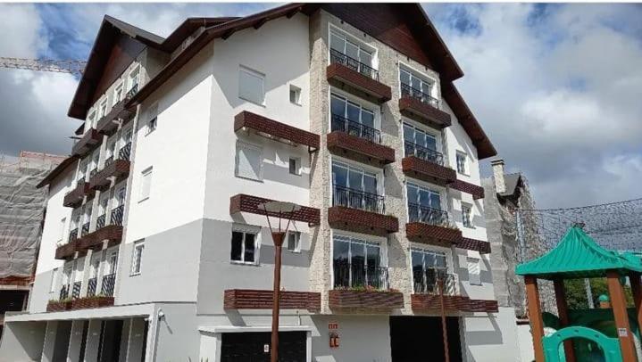 Apto Top: Novinho e Completo com Playground e Garagem Gramado Exterior photo